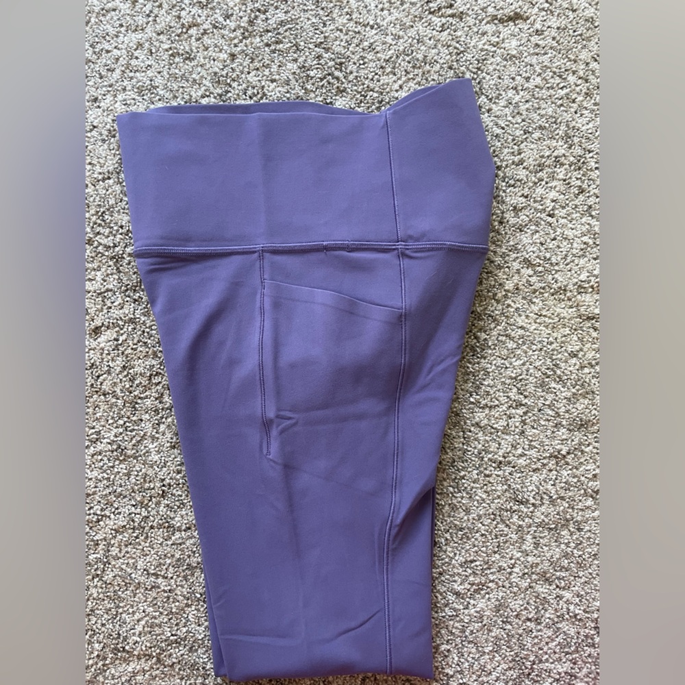 Athleta Salutation stash tight